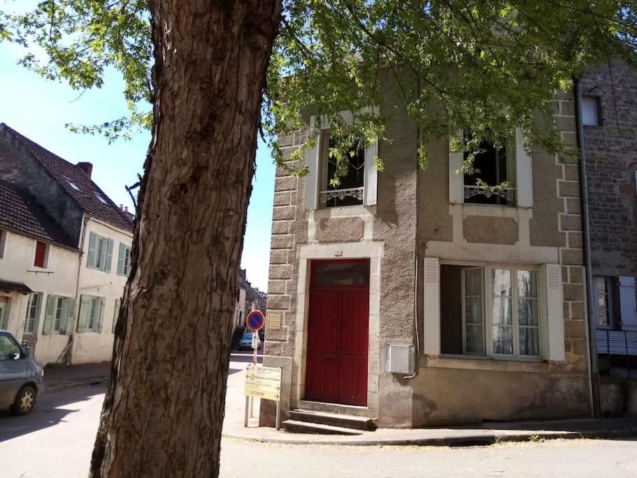 Gite Sous L' Orme Asquins Exteriör bild